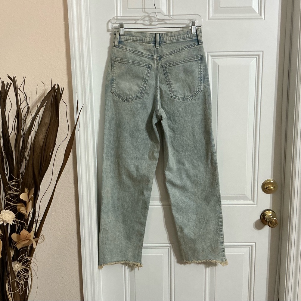 Universal Thread Light Blue Ankle Jeans Size 2R - Picture 5 of 8